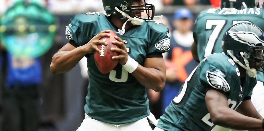 football, professional, quarterback, nfl, passer, passing, pocket, spectators, sports fans, athlete, game, competition, football stadium, sport, field, american football, american football stadium, uniform, helmet, male, ball, player, competitive sport, sports uniform, nfl, nfl, nfl, nfl, nfl