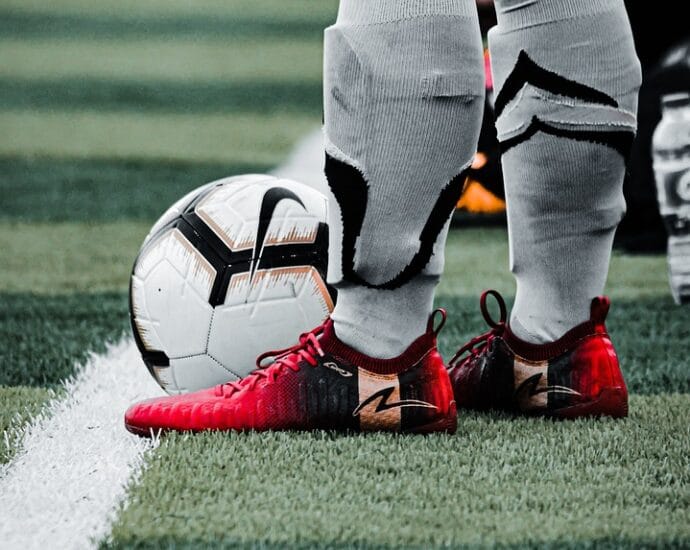 sport, football, ball, soccer, player, soccer player, football player, football field, competition, soccer ball, athlete